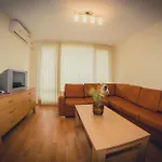 玛斯安布瑞尔诺柯斯城堡海滩公寓酒店 埃勒尼特