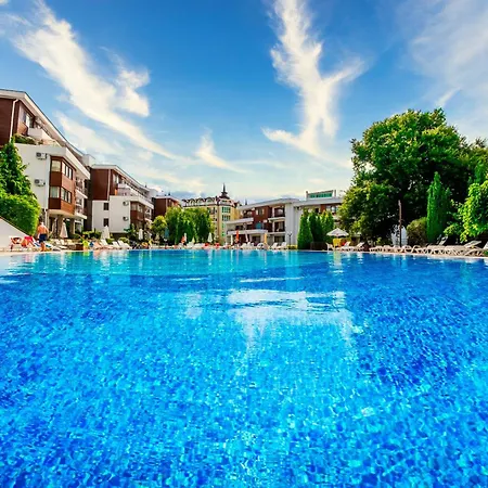 玛斯安布瑞尔诺柯斯城堡海滩公寓酒店 * 埃勒尼特