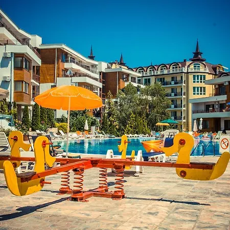 玛斯安布瑞尔诺柯斯城堡海滩公寓酒店 公寓 *