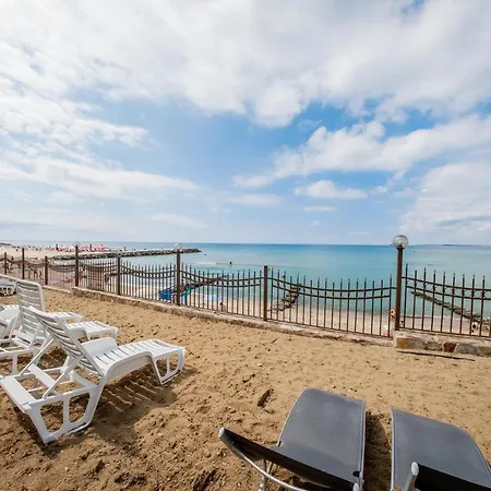 玛斯安布瑞尔诺柯斯城堡海滩公寓酒店 公寓