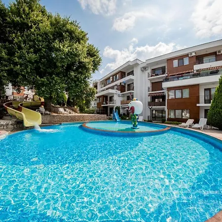 玛斯安布瑞尔诺柯斯城堡海滩公寓酒店 *